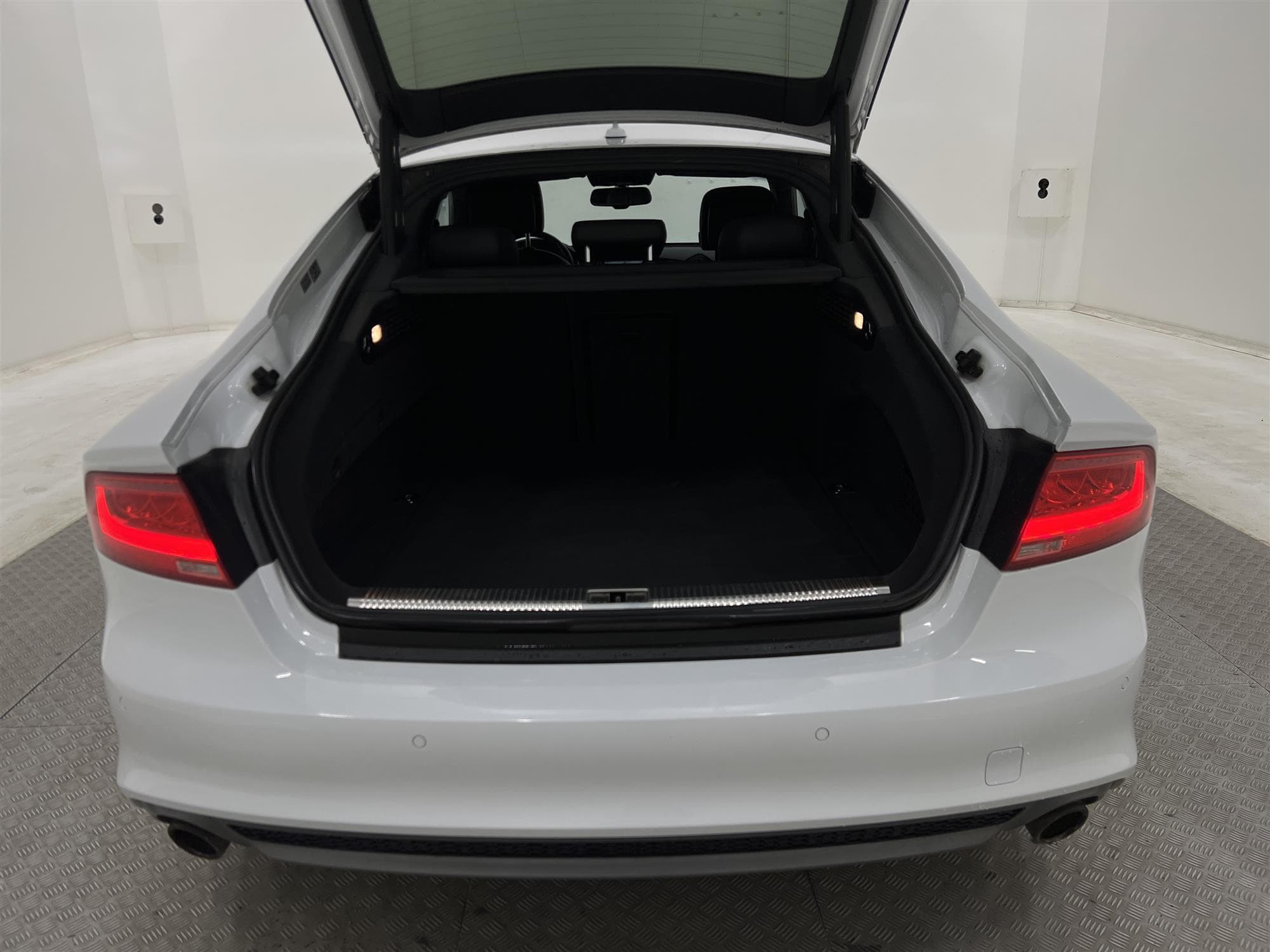 Audi A7 SB 3.0 TDI Q 204hk S-Line D-Värm B-Kamera Bose