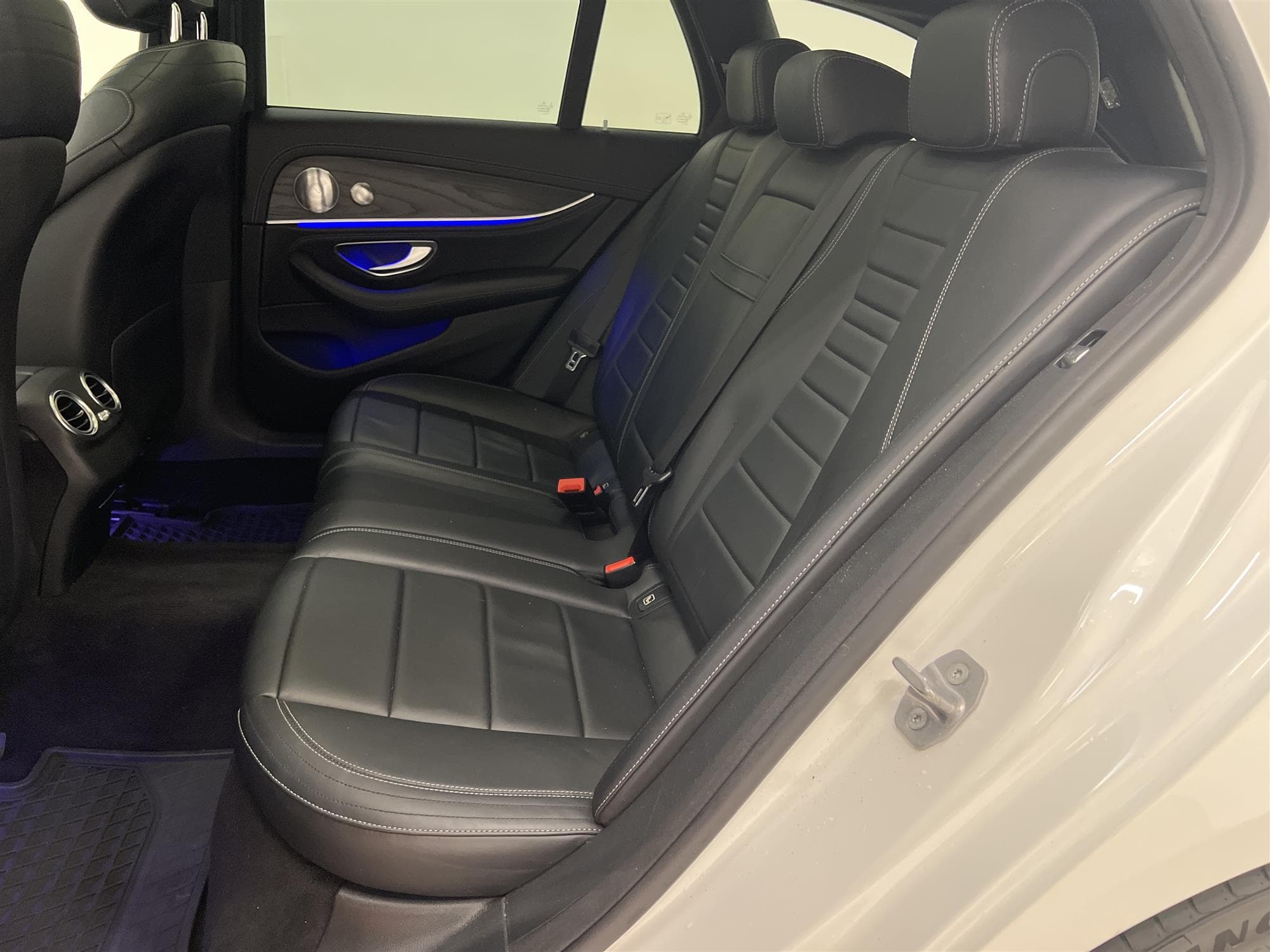 Mercedes-Benz E 220 T d 194hk AMG Pano Burmester 360° HUD