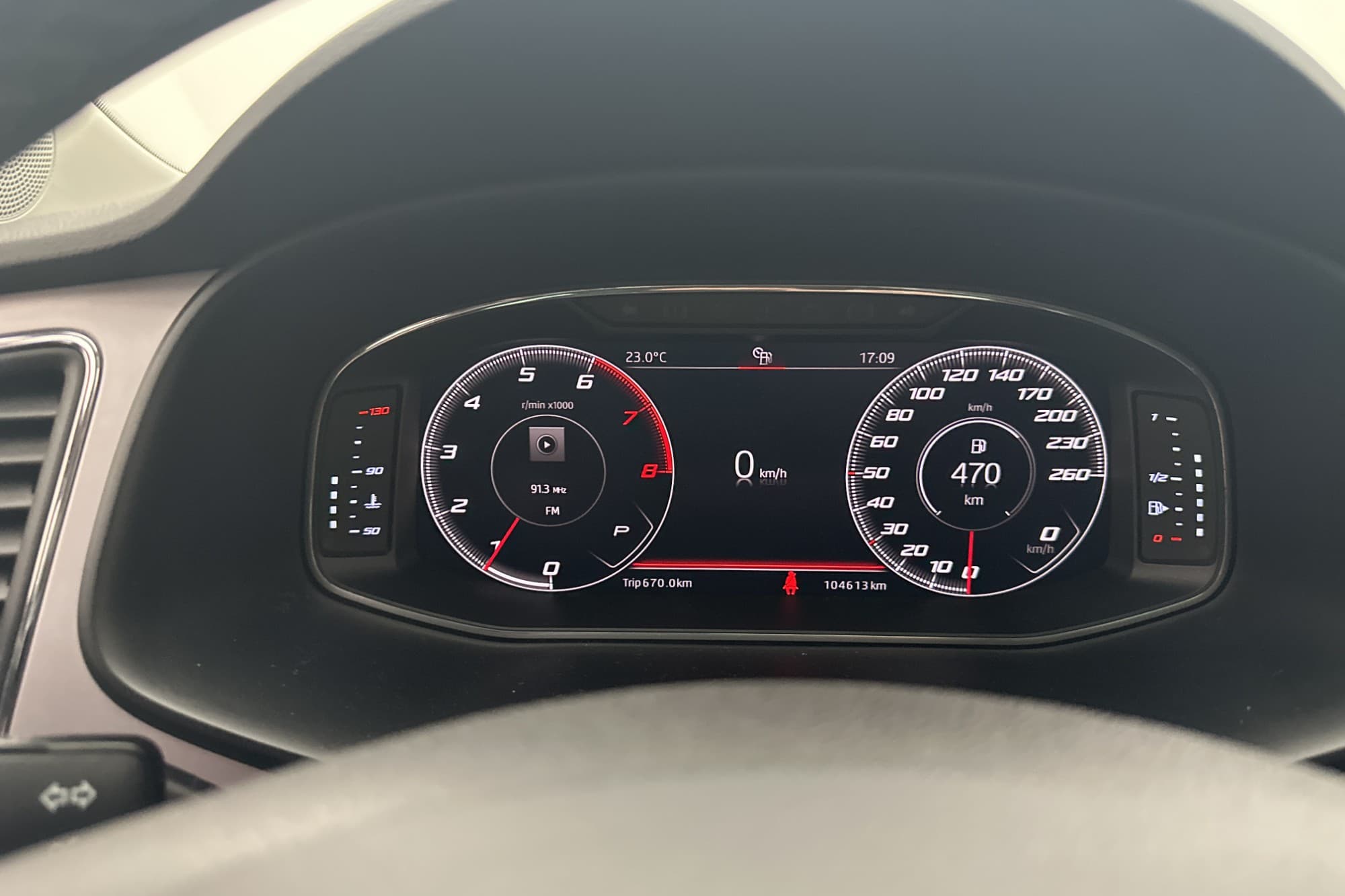 SEAT Leon 1.0 TSI 115hk Cockpit  CarPlay Kamera Taklucka