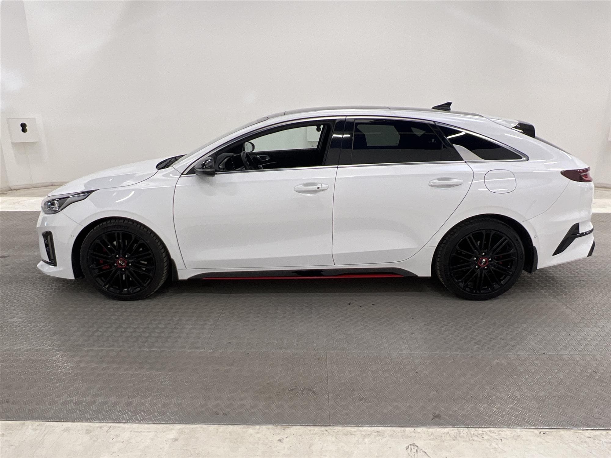 Kia ProCeed GT 1.6 T-GDI 204hk