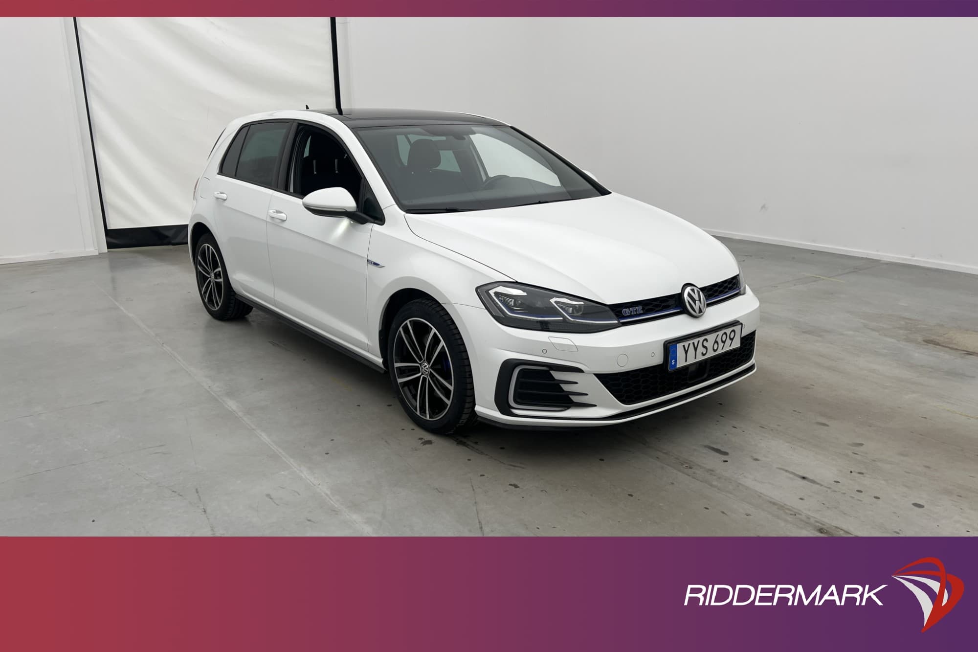 Volkswagen Golf GTE 204hk