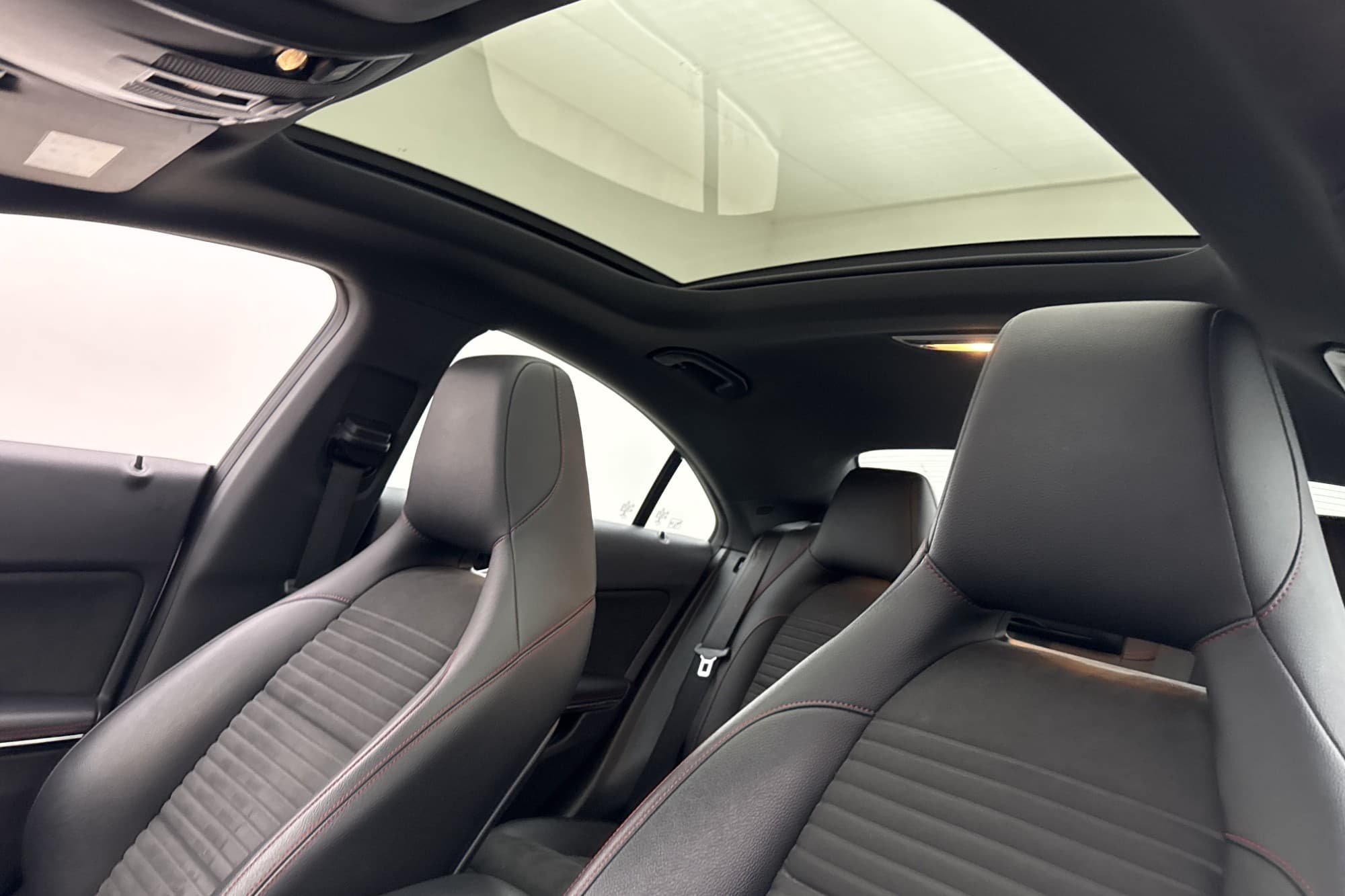 Mercedes-Benz CLA 180 d Coupé AMG Panorama CarPlay Kamera