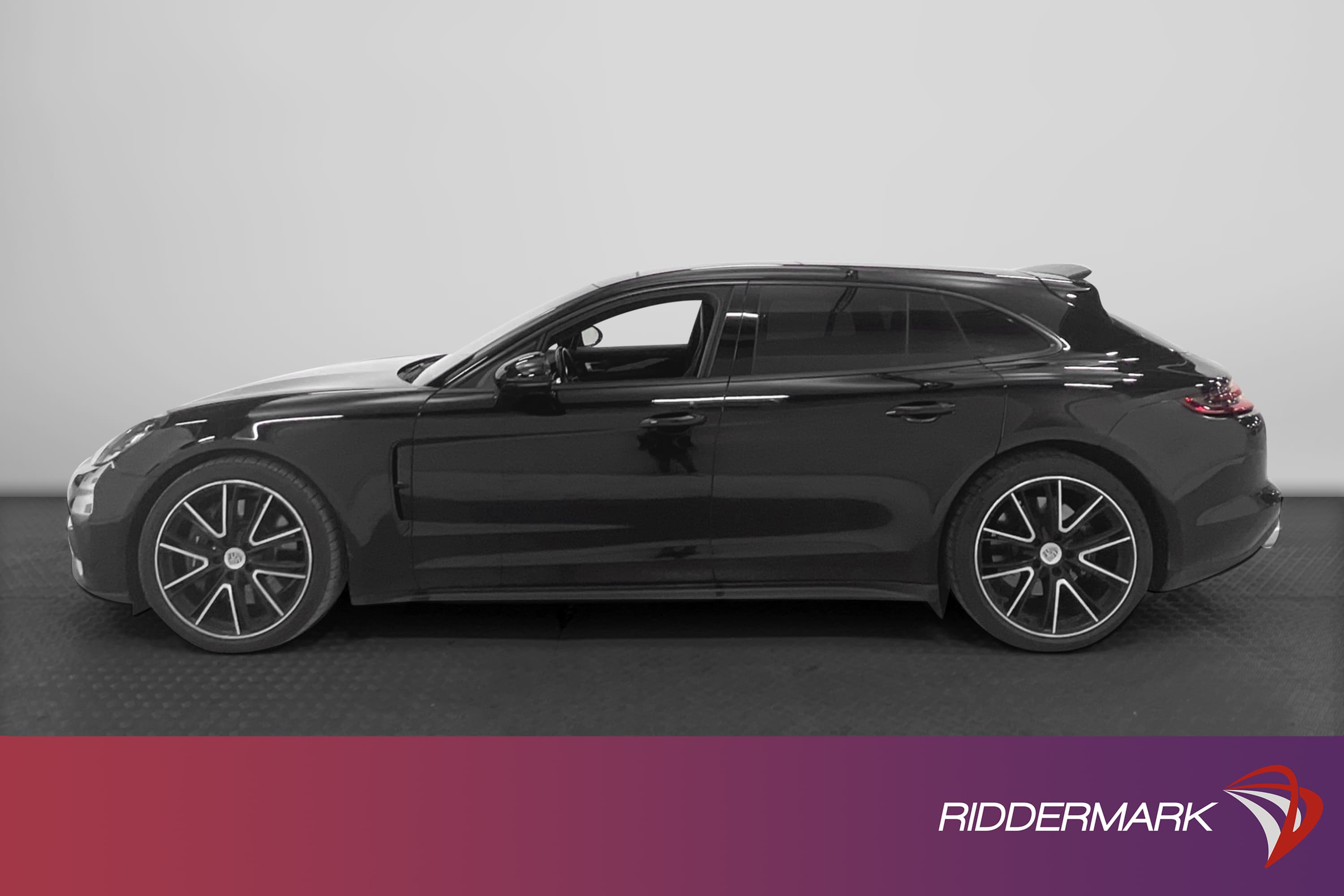 Porsche Panamera 4 Sport Turismo 330hk