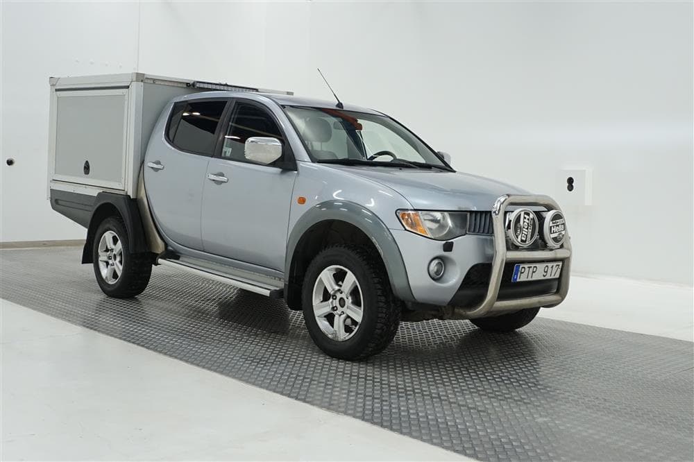 Mitsubishi L200 2.5 Aut Påbyggnad Drag Värmare Moms