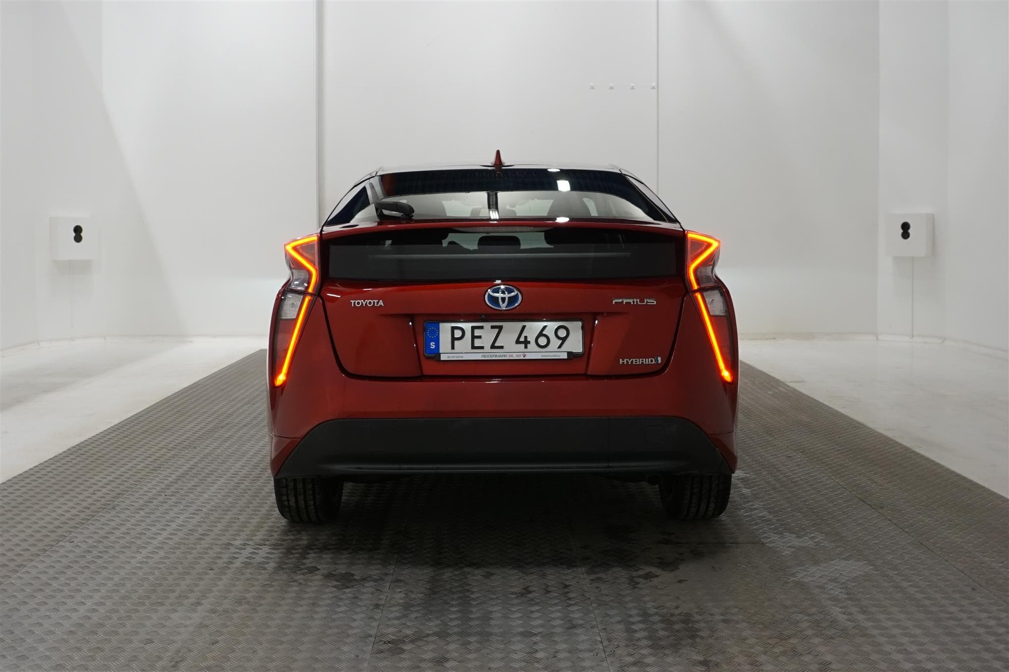 Toyota Prius Hybrid CVT 122hk HUD B-Kam Låg Skatt