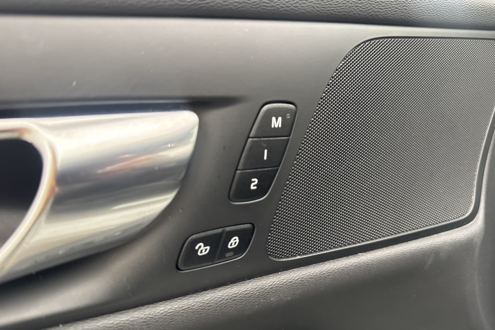 Volvo V60 Recharge T6 AWD MOMS R-Design Värmare Kamera Drag