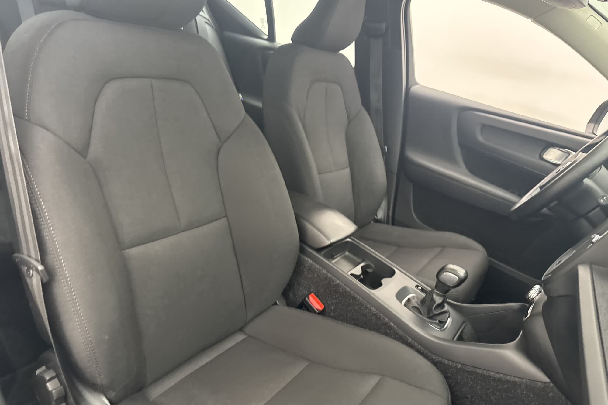 Volvo XC40 T3 156hk Kinetic VOC B-Värmare Lane-Assist