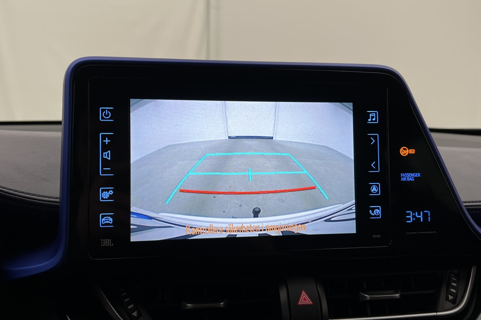 Toyota C-HR Hybrid M&K-Värmare Kamera Skinn Drag Rattvärme