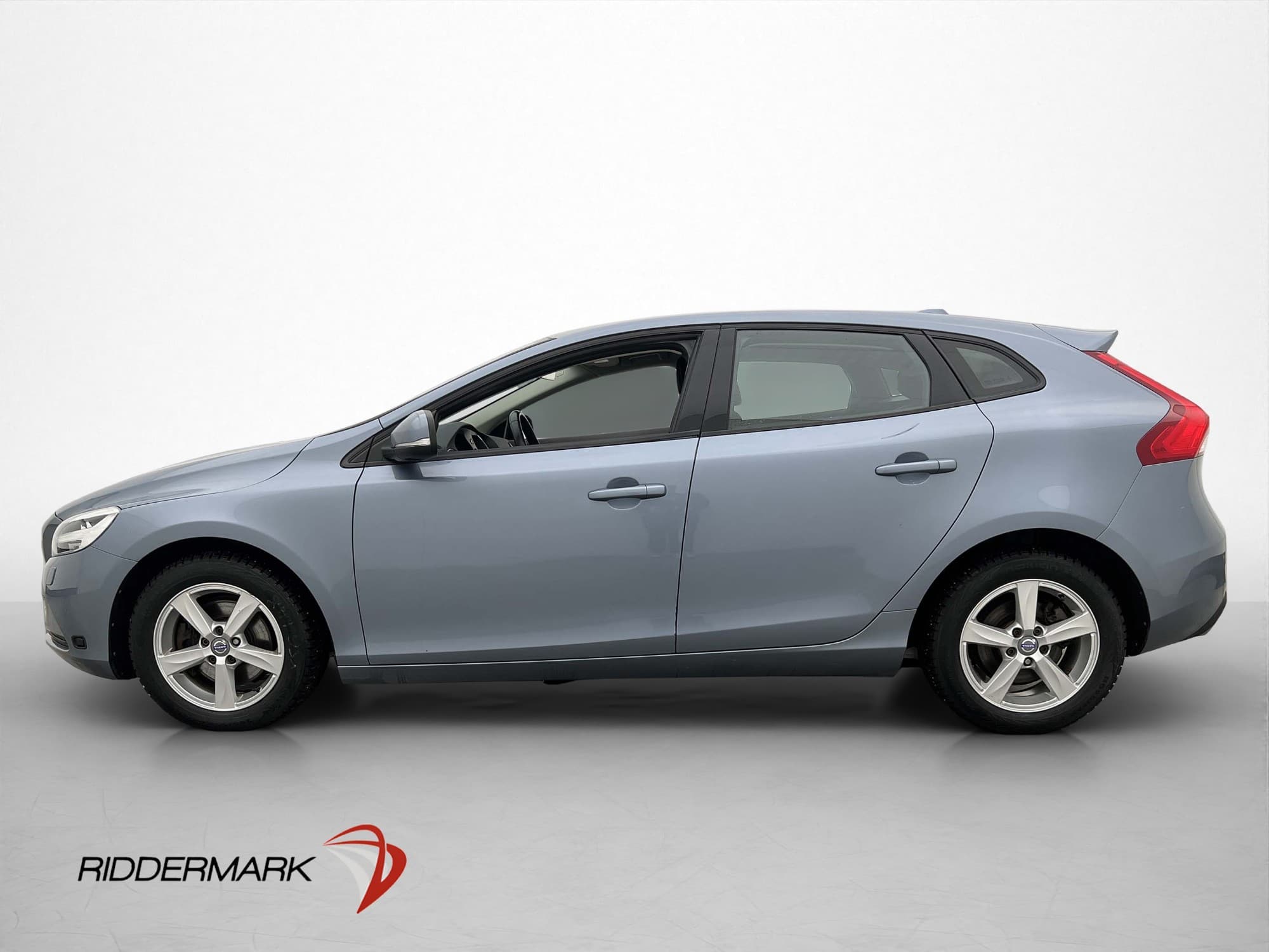 Volvo V40 D3 150hk Momentum VOC P-Sensorer Värm