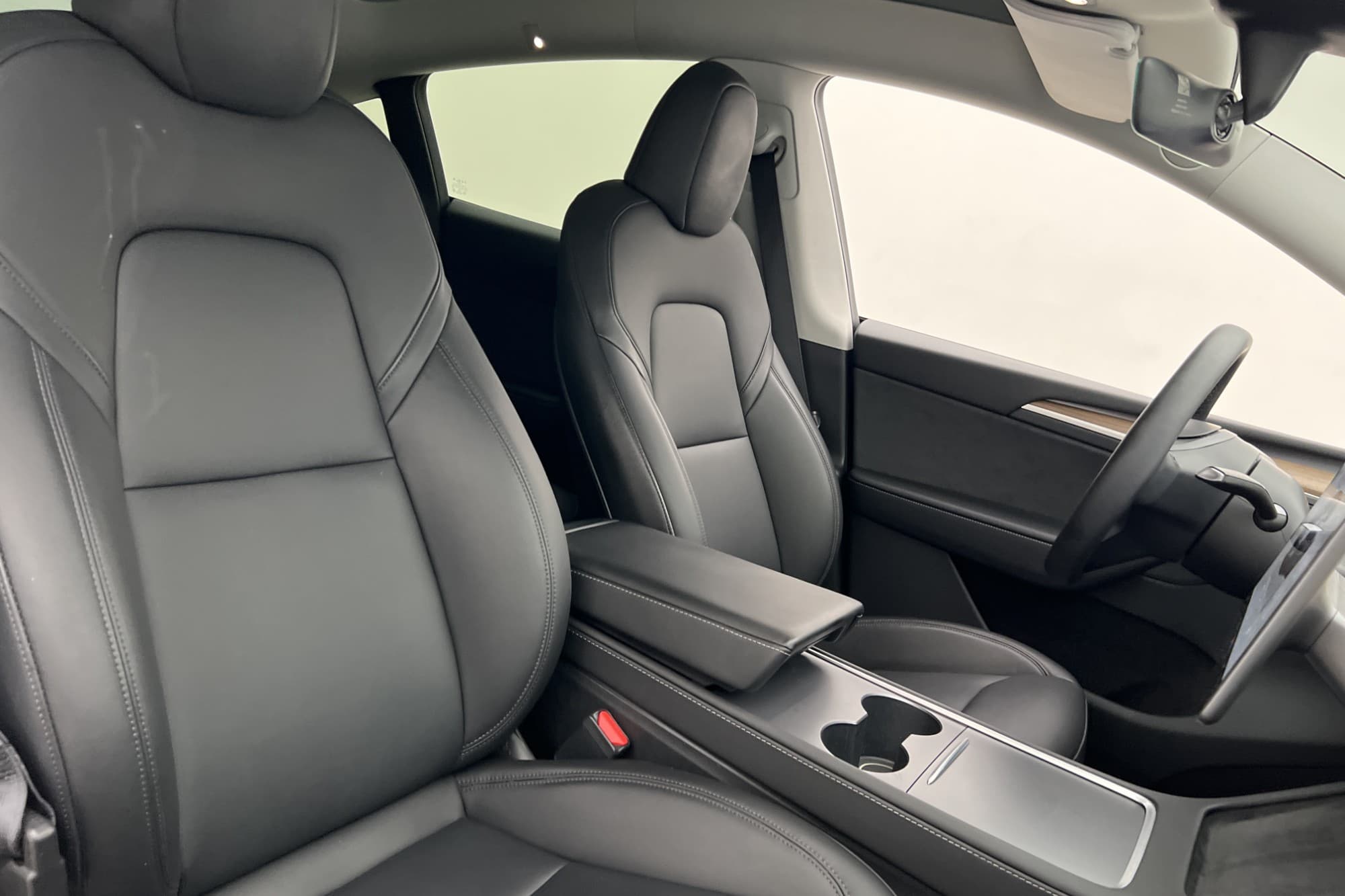 Tesla Model Y Performance Autopilot Svensksåld MOMS
