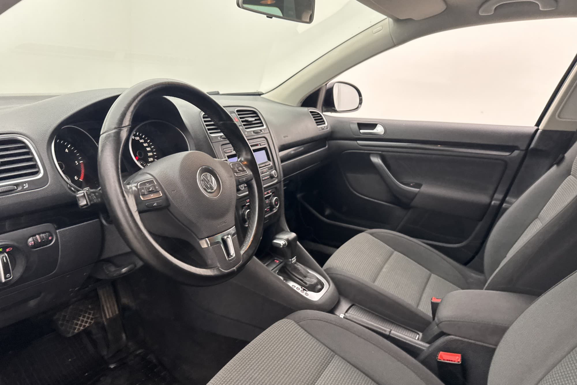 Volkswagen Golf 1.6 TDI 105hk M-Värmare Låga mil 0,43L/mil