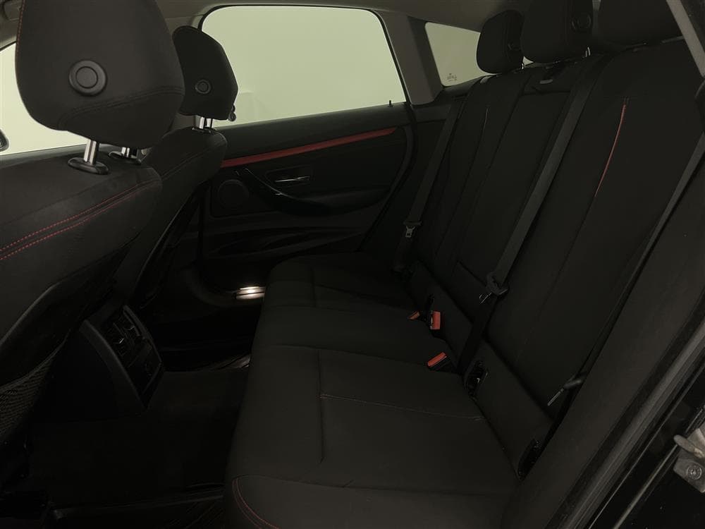 BMW 320d GT xDrive 184hk Sport line Värmare Sportavgas Draginteriör