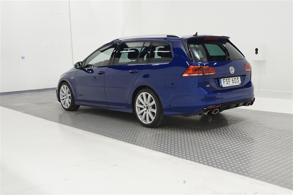 Volkswagen Golf 2.0 TSI R 4Motion 300hk Dynaudio Navigationexteriör