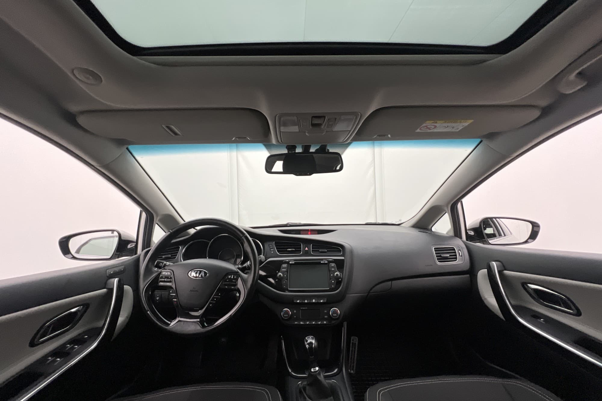Kia Ceed 1.6 CRDi 128hk M&K-värm Navi Pano Kamera