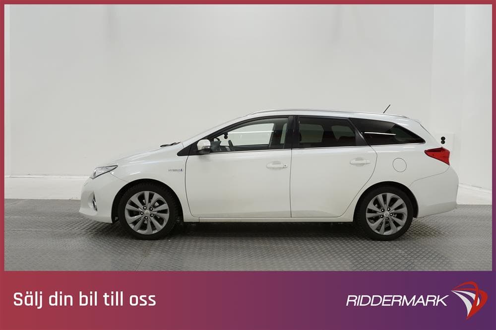Toyota Auris 1.8 HSD Touring Sports 99hk