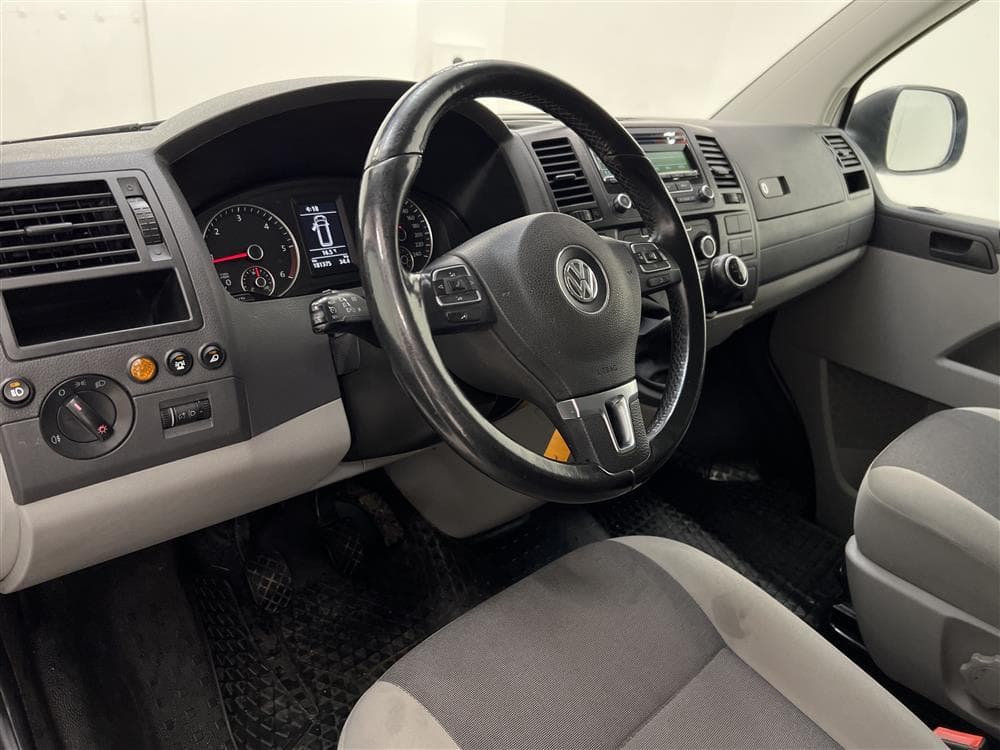 Volkswagen Transporter 2.0TDI 4Motion L2 140hk Värmare Drag interiör
