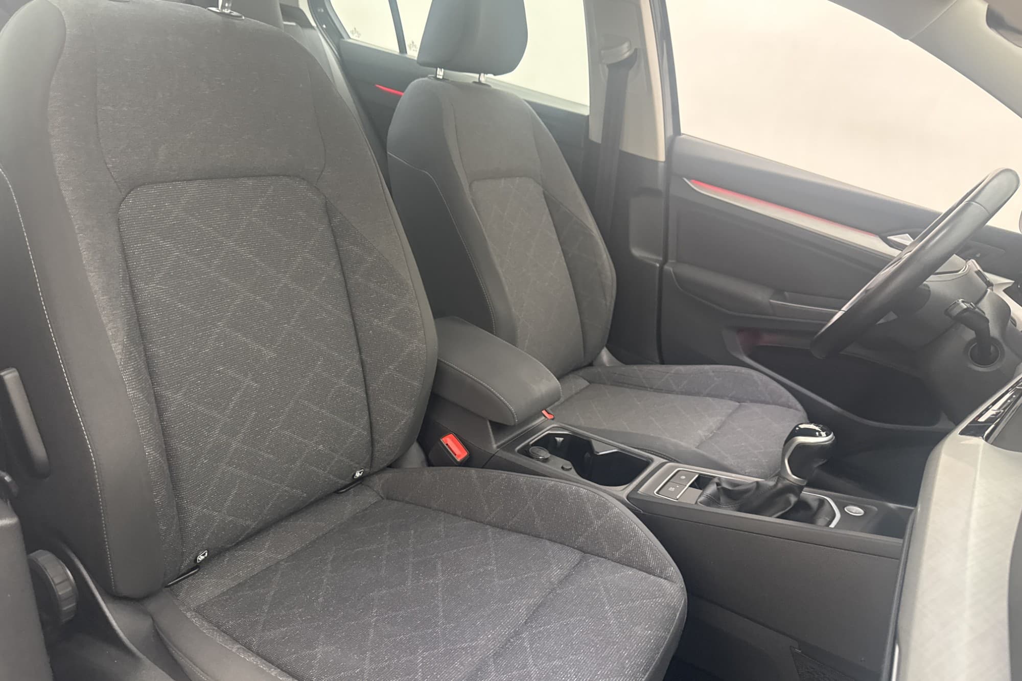 Volkswagen Golf 2.0 TDI 116hk LED-Ramp Navi CarPlay Sensorer