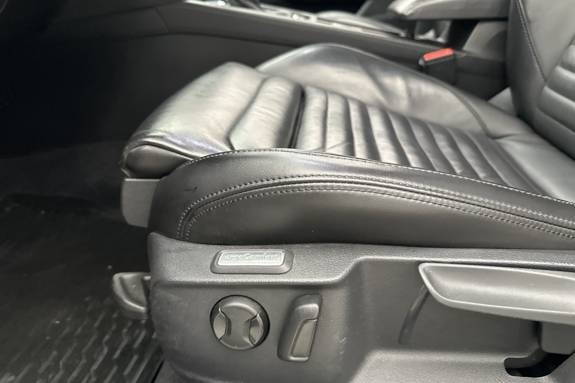 Volkswagen Passat R-Line Executive Värmare Kamera Skinn