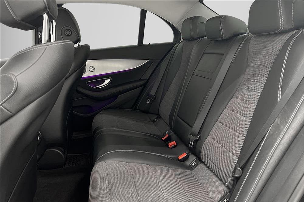 Mercedes-Benz E 220 d 4M 194hk D-värme Burmester 360° Draginteriör