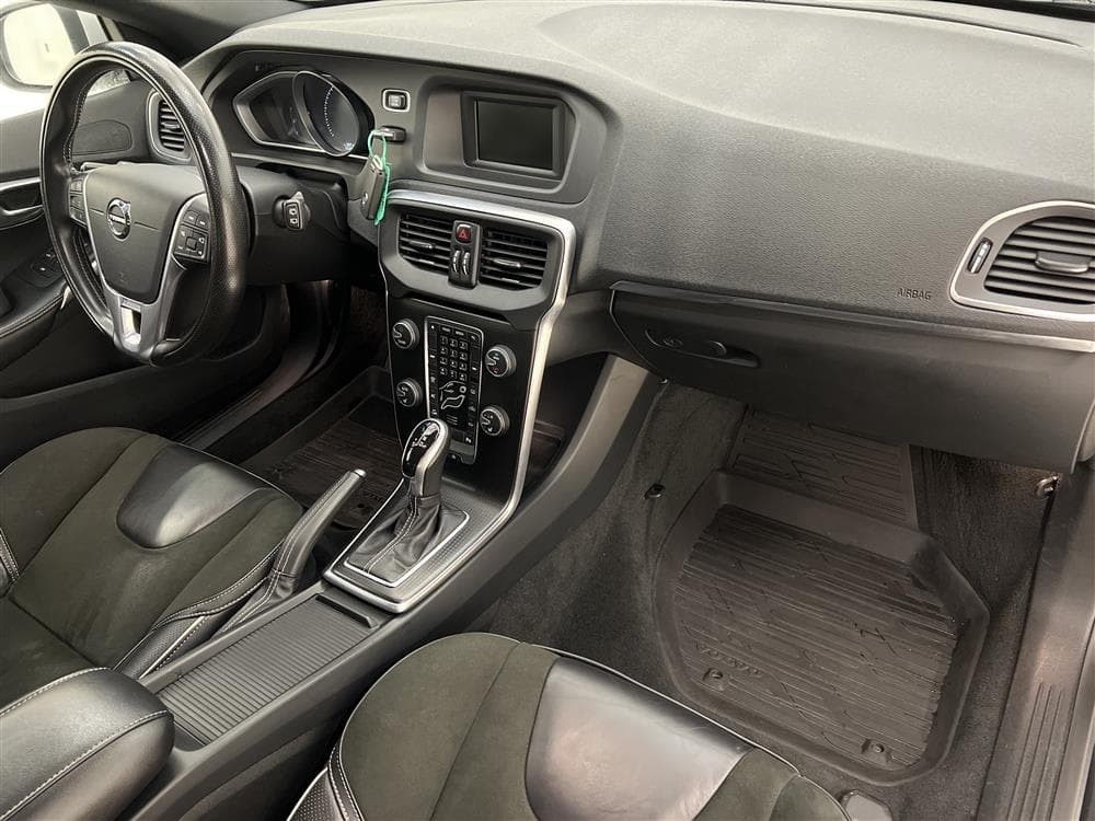 Volvo V40 D2 120hk  R-Design VOC Värmare Välserv 0,38l/milinteriör