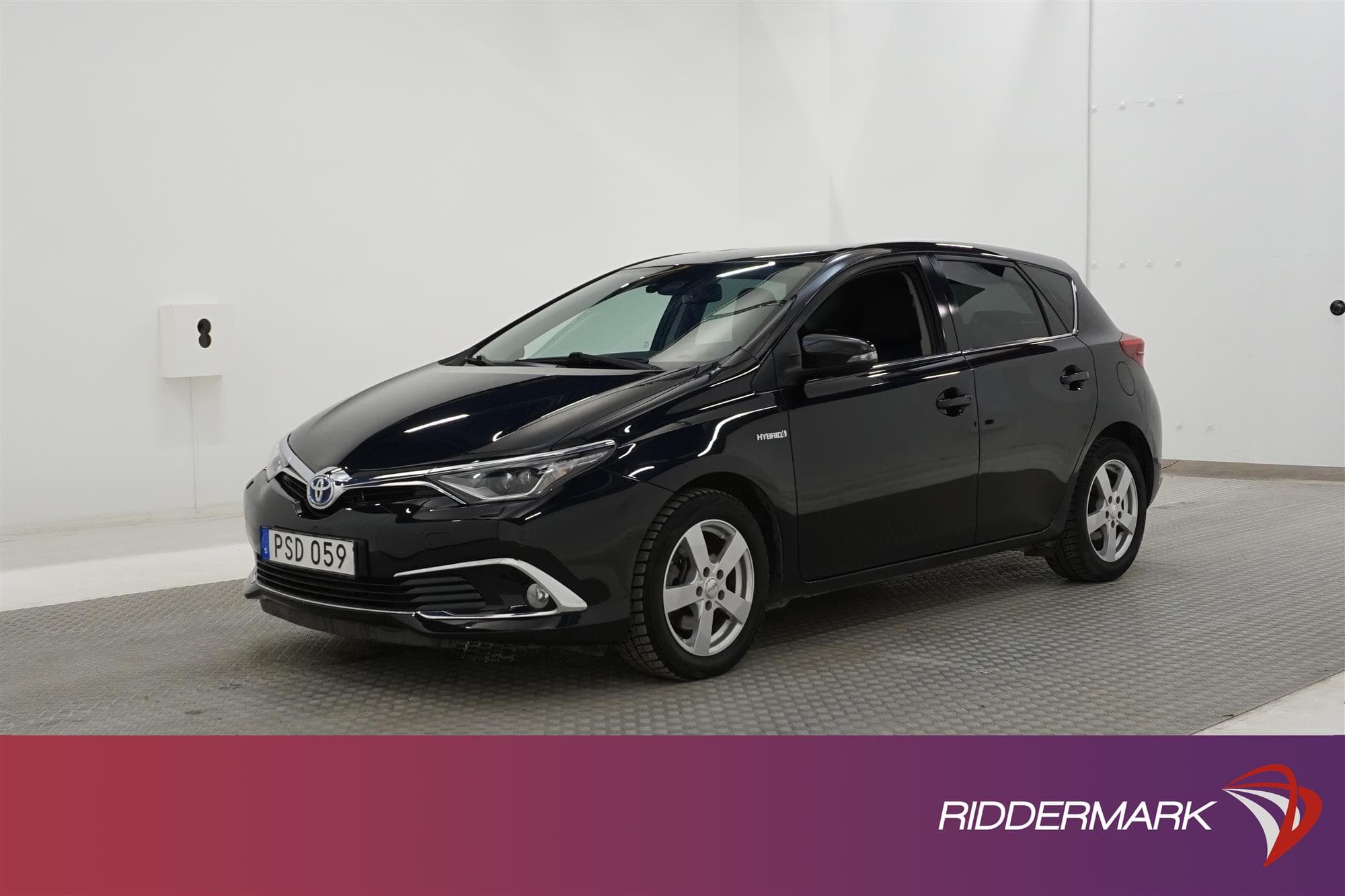 Toyota Auris Hybrid e-CVT 136hk