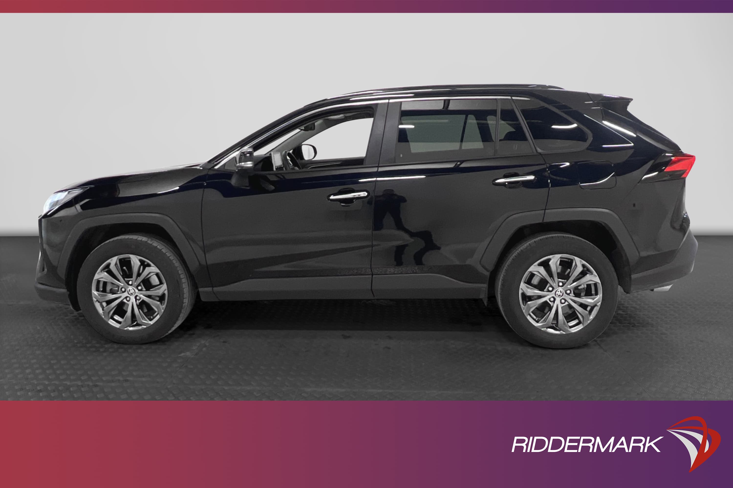 Toyota RAV4 Hybrid AWD 222hk