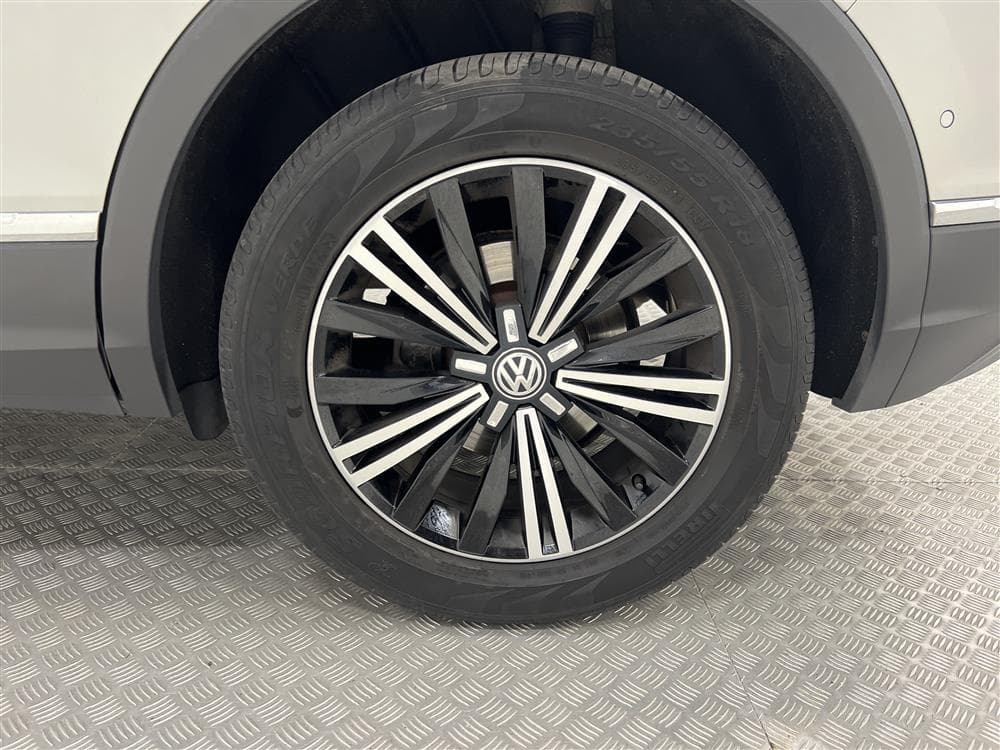 Volkswagen Tiguan 4M 190hk GT Värmare Active info Draginteriör