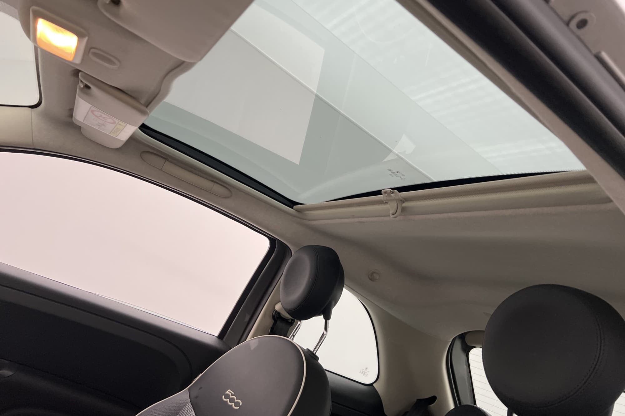 Fiat 500 1.2 8V 69hk Lounge Panorama Sensorer Farthållare