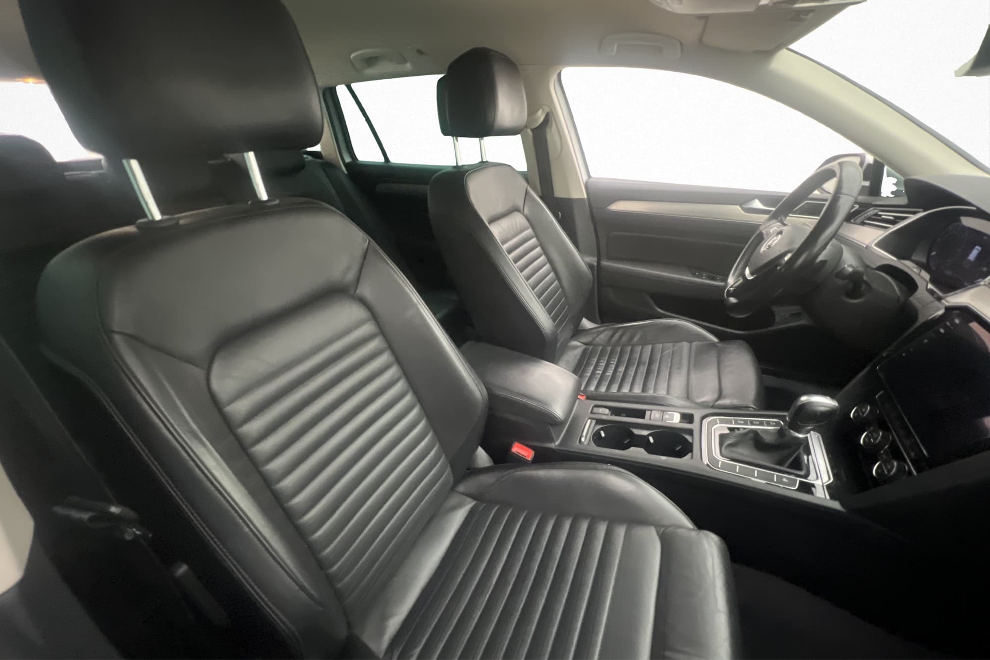 Volkswagen Passat GT R-Line Cockpit Värmare Kamera Keyless