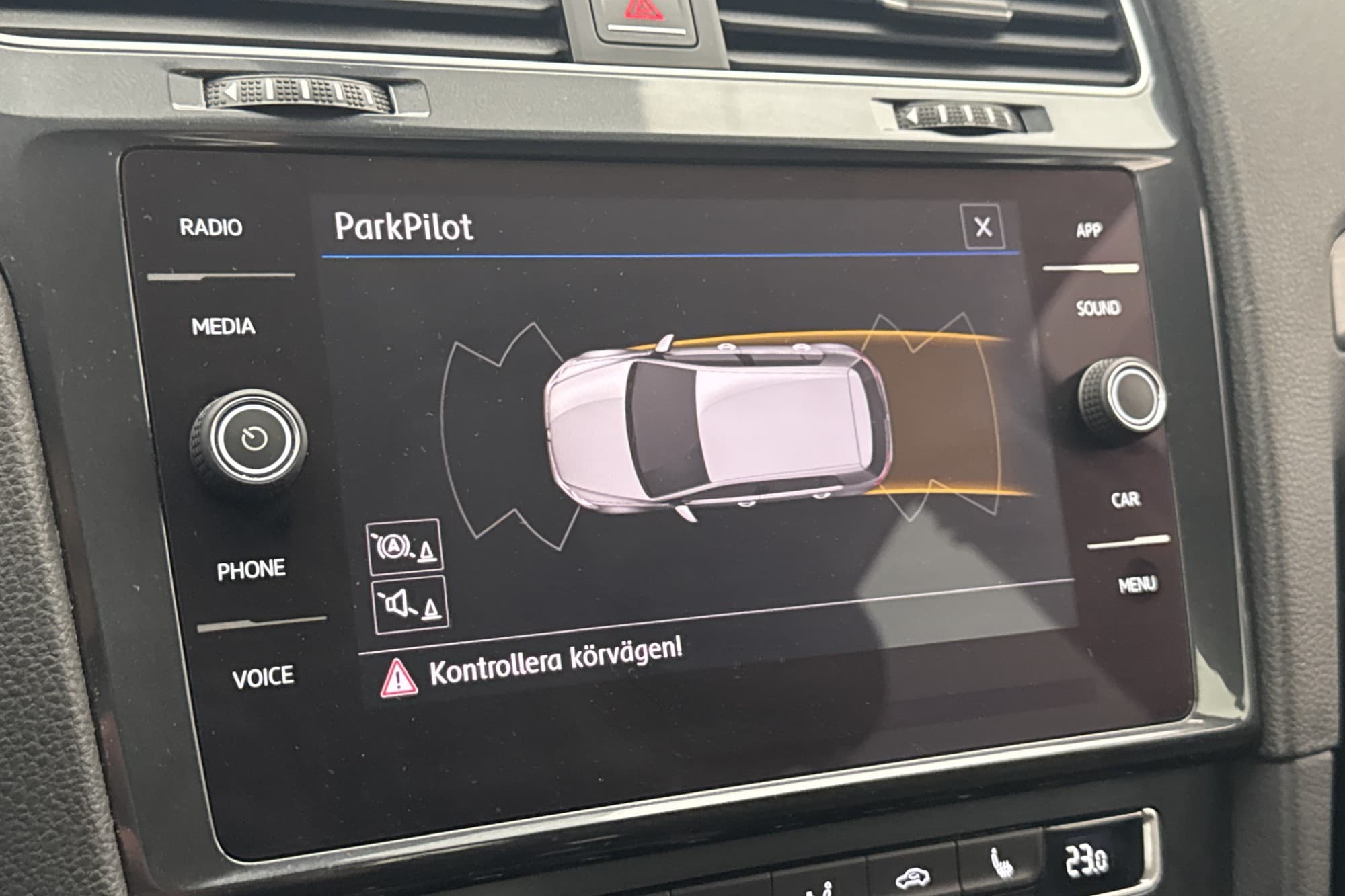 Volkswagen Golf TSI 110hk Plus P-Sensorer CarPlay Dragkrok