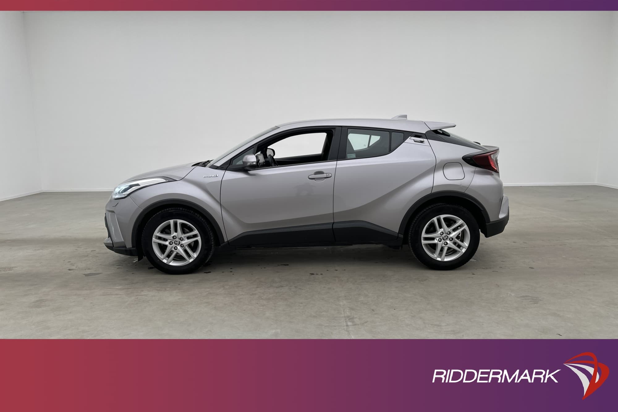 Toyota C-HR Hybrid 122hk