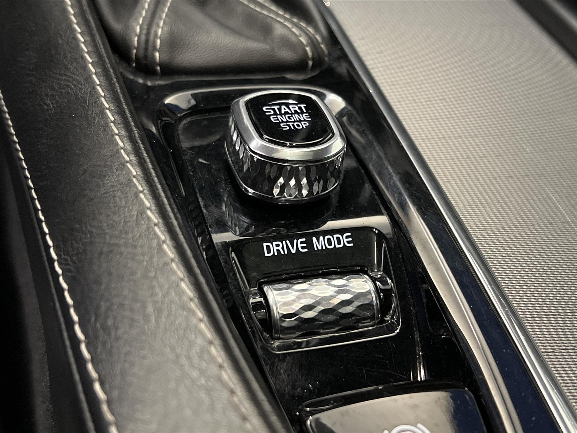 Volvo S90 D4 190hk AWD R-Design D-värm Taklucka Navi B-kam 