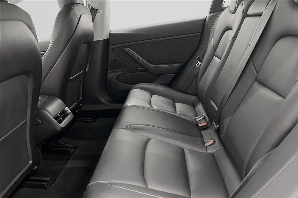 Tesla Model 3 Long Range AWD 440hk Uppgraderad AP Svensksåldinteriör