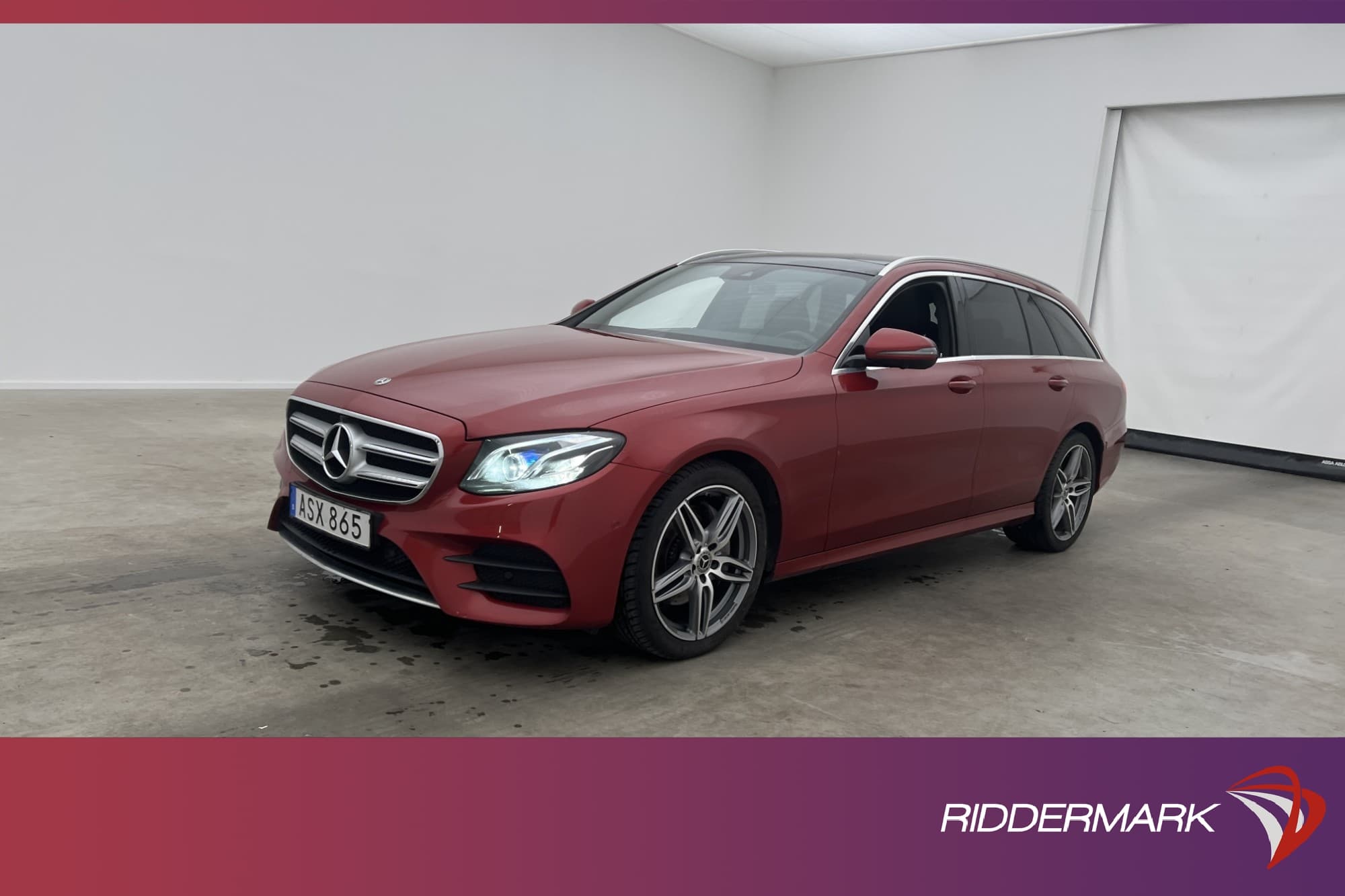 Mercedes-Benz E 220 T d 4M AMG Wide Pano Värmare 360° Drag