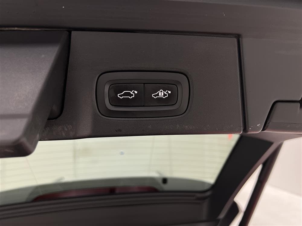Volvo V90 D3 AWD 150hk R-Design VOC Värmare GPS PDC 0,5l/mil