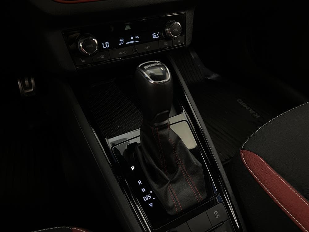 Skoda Kamiq 1.5 TSI 150hk Monte Carlo Pano Navi Cockpit