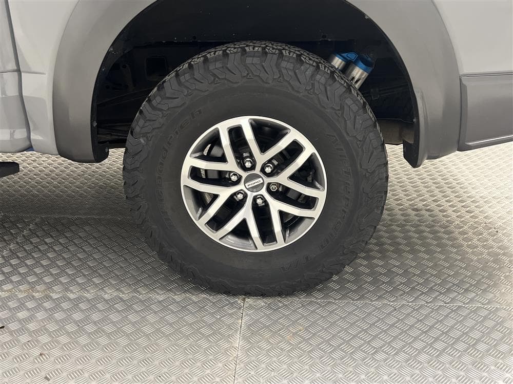 Ford F150 Raptor 456Hk Panorama B&O Navi Drag Moms interiör