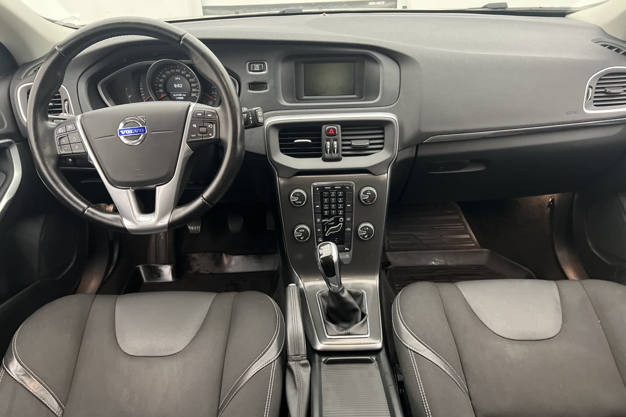 Volvo V40 T2 Momentum Värmare Sensorer Halvskinn Farthållare