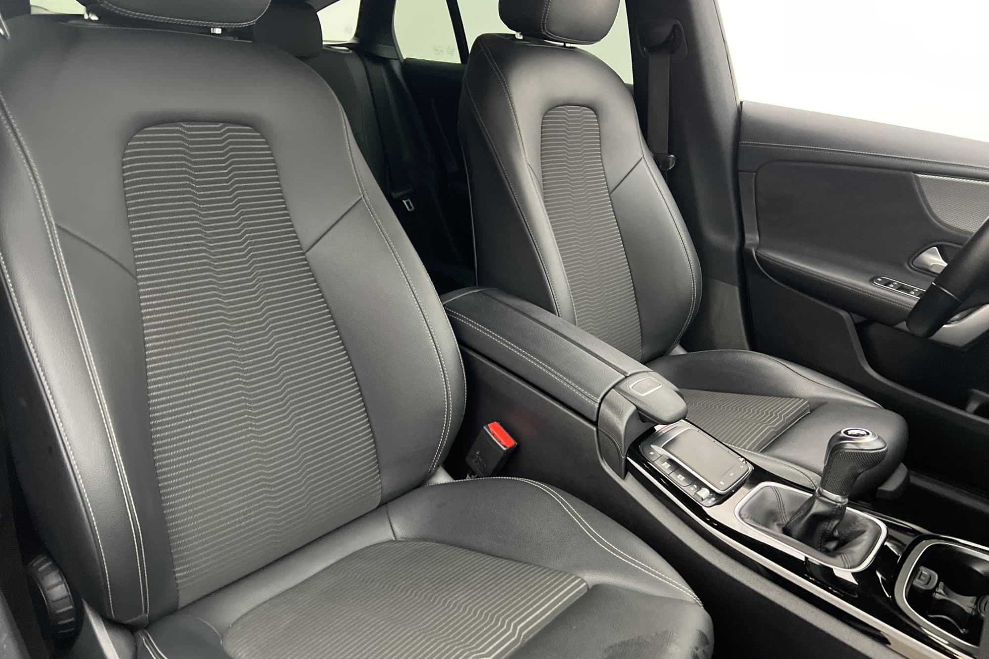 Mercedes-Benz CLA 180 SB Progressive P-Värmare Navi Kamera