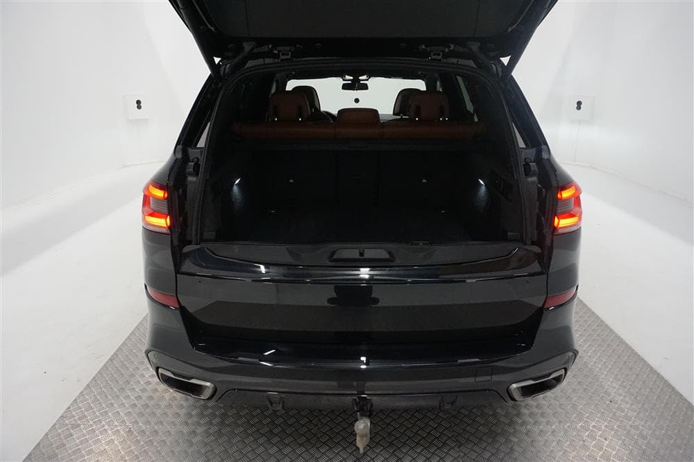 BMW X5 M50d 400hk Innovation D-Värm Sky Lounge H/K HUD 360°interiör