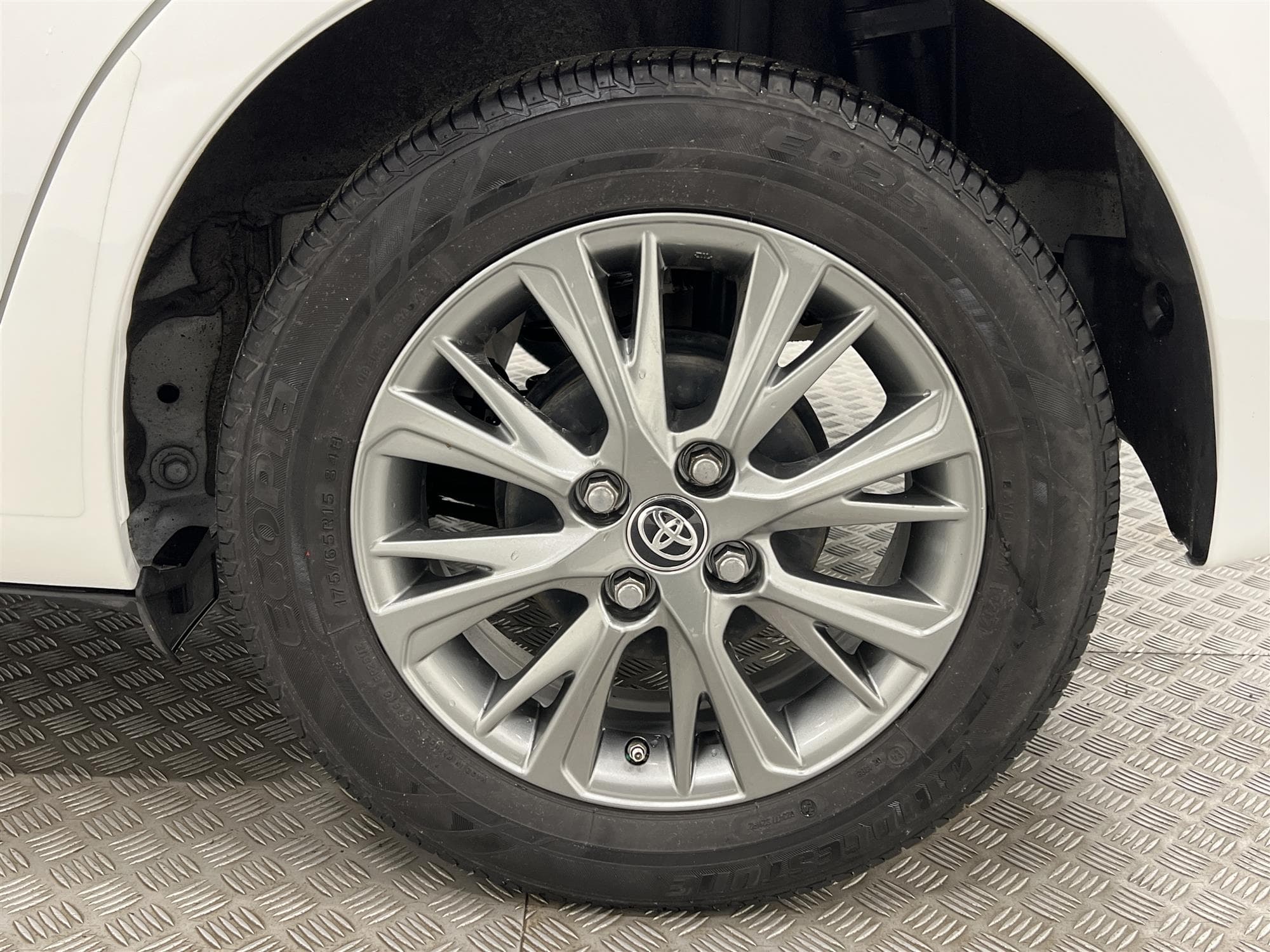 Toyota Yaris  1.5 111hk Navi B-Kam Låg Skatt 0,48L/mil