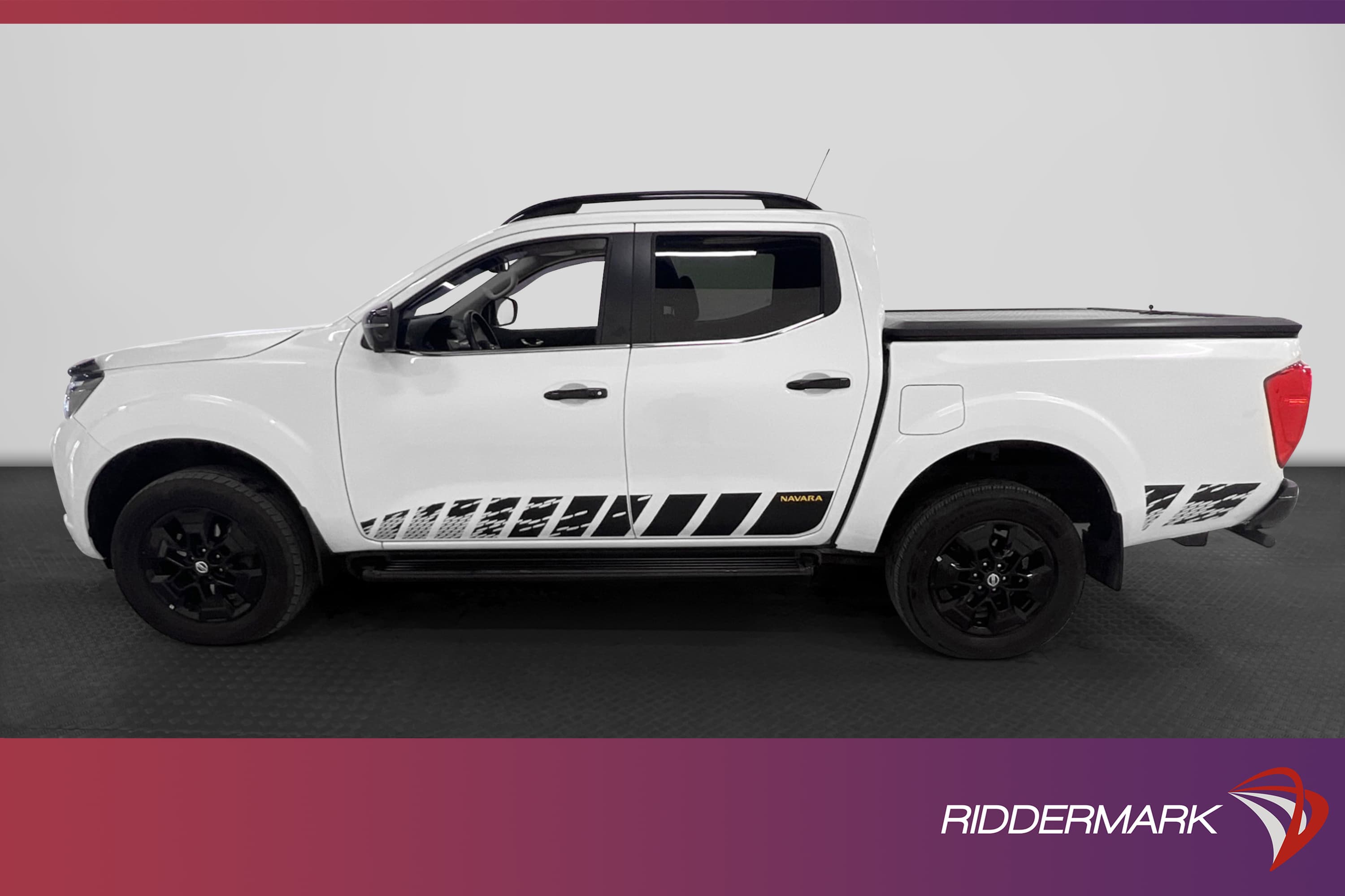 Nissan Navara N-Guard 2.3 4WD Drag Navi Taklucka Diff Moms 
