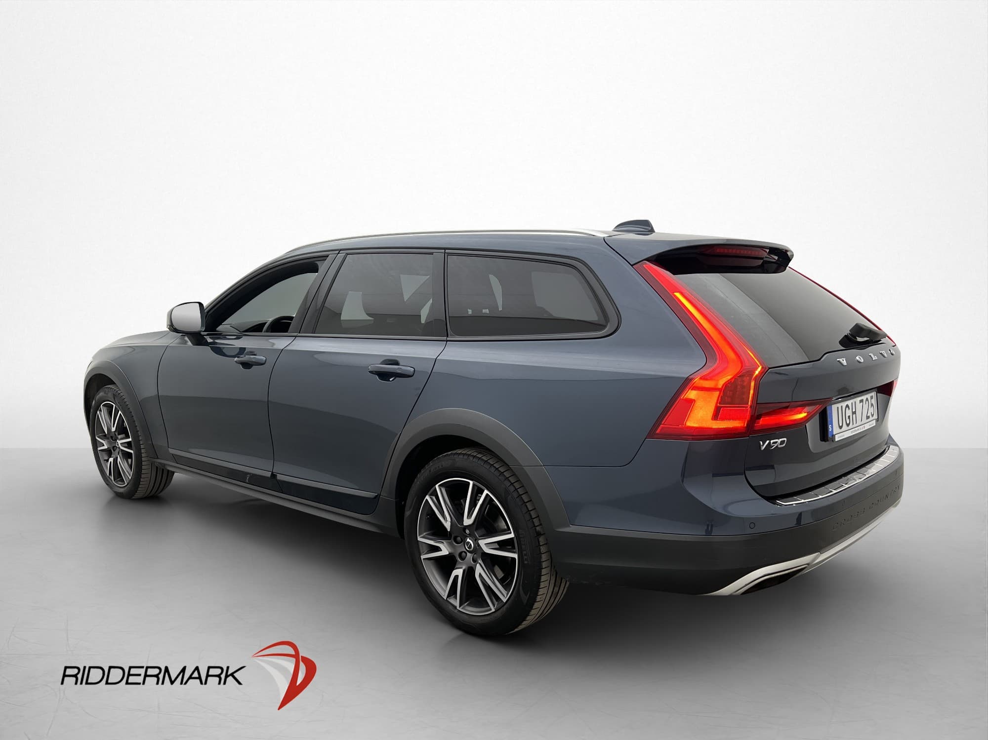 Volvo V90 Cross Country