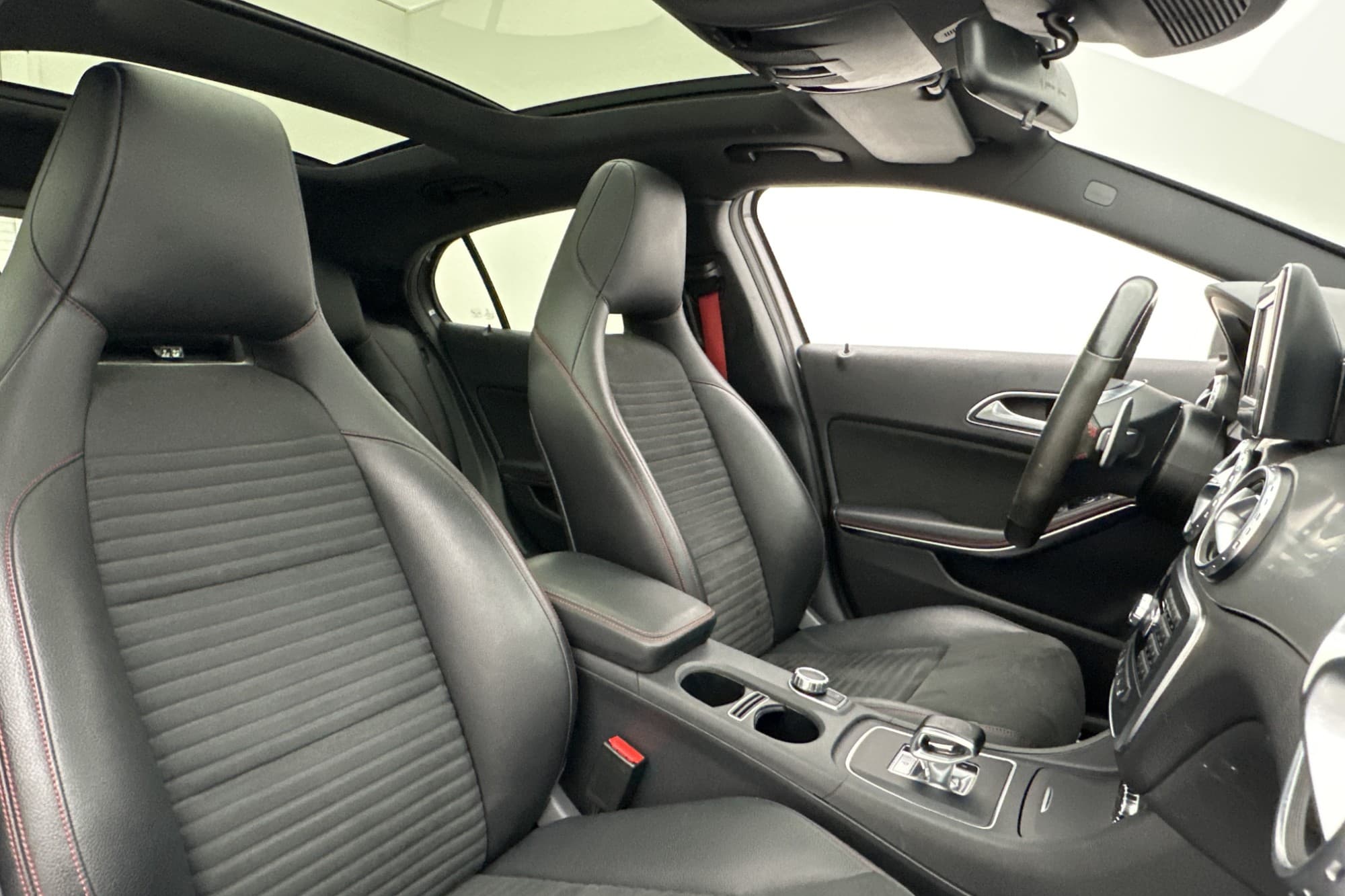 Mercedes-Benz GLA 45 AMG 4M 360hk Pano H/K Kamera Elstolar