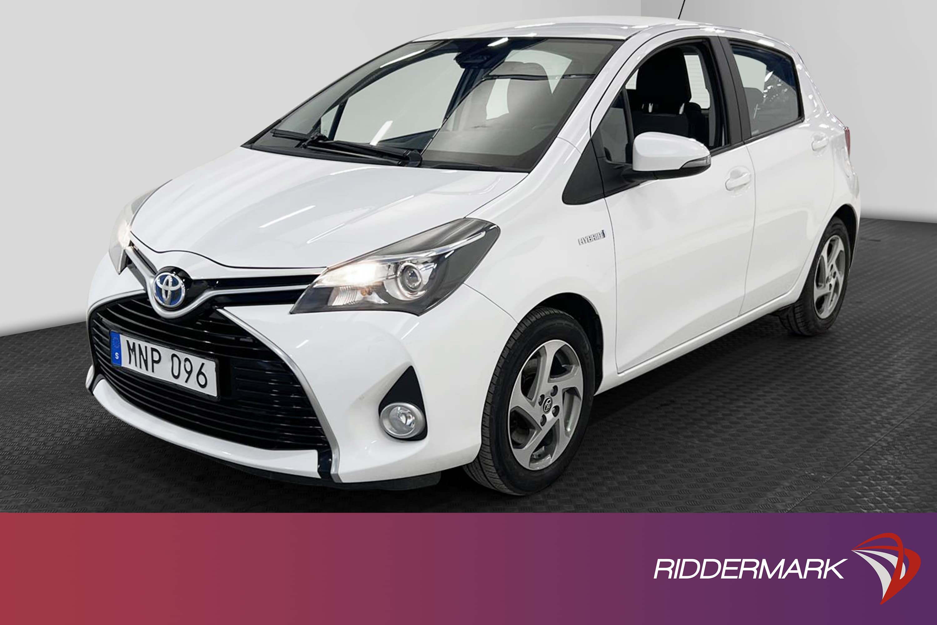 Toyota Yaris Hybrid e-CVT 101hk B-Kam 360kr Skatt 0,33L/mil