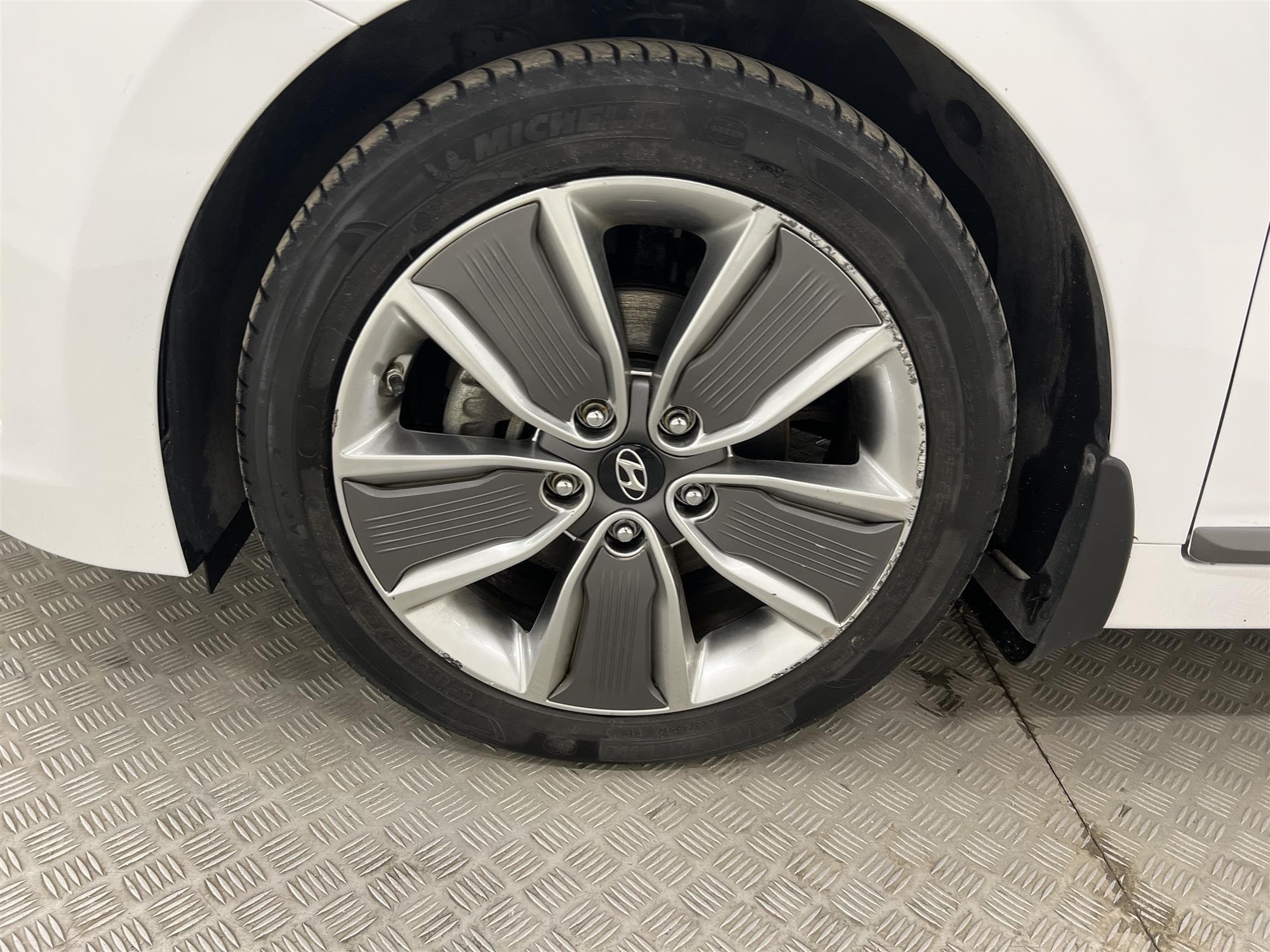 Hyundai IONIQ Hybrid 1.6 DCT 141hk Backkamera Navi 0,39l/mil