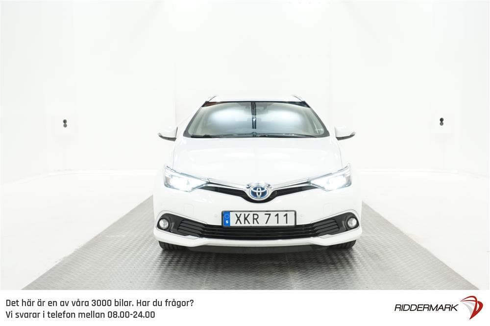 Toyota Auris 1.8 HSD Touring Sport 99hk