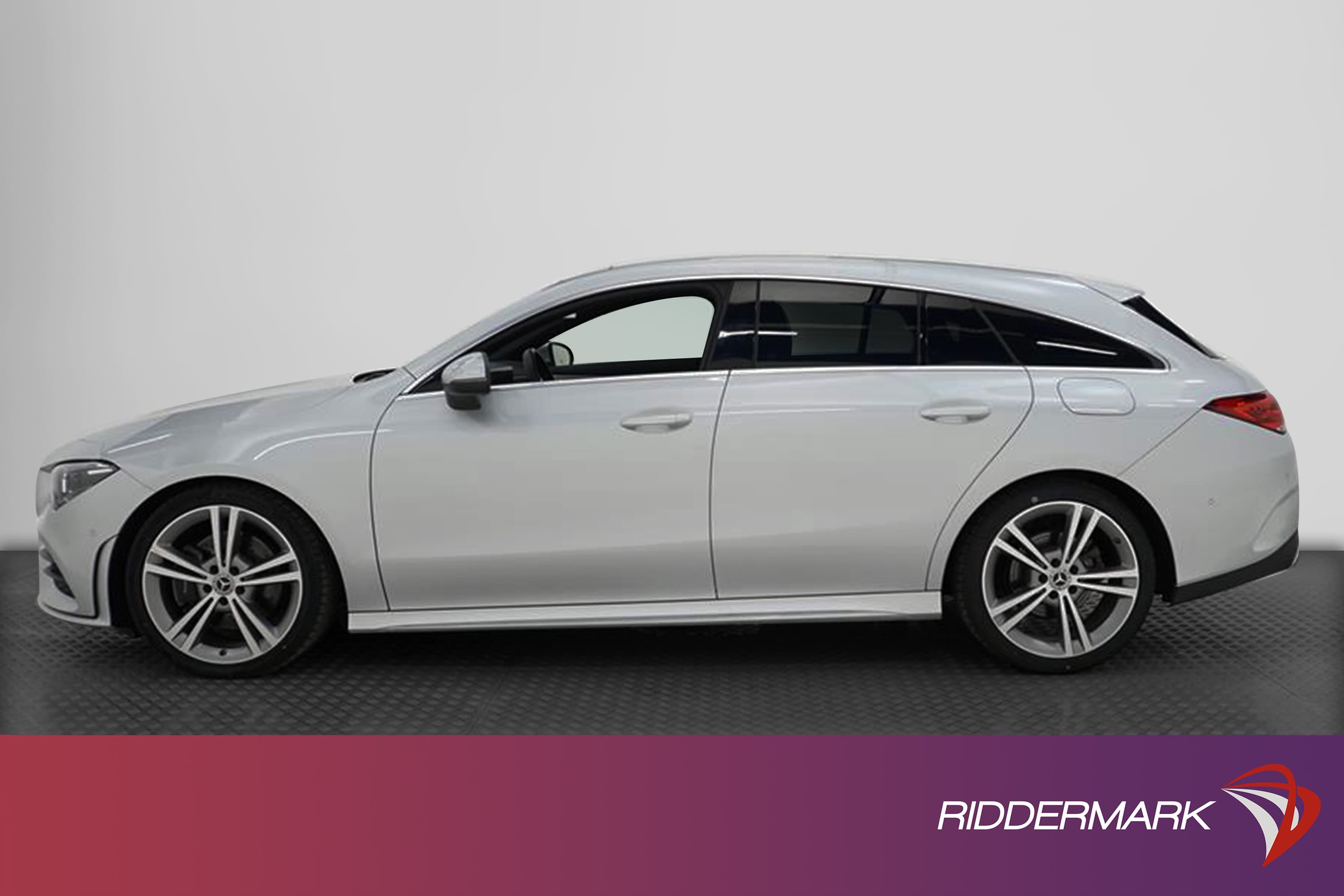 Mercedes-Benz CLA 200 d 150hk AMG Widescreen Pano Navi B-Kamexteriör