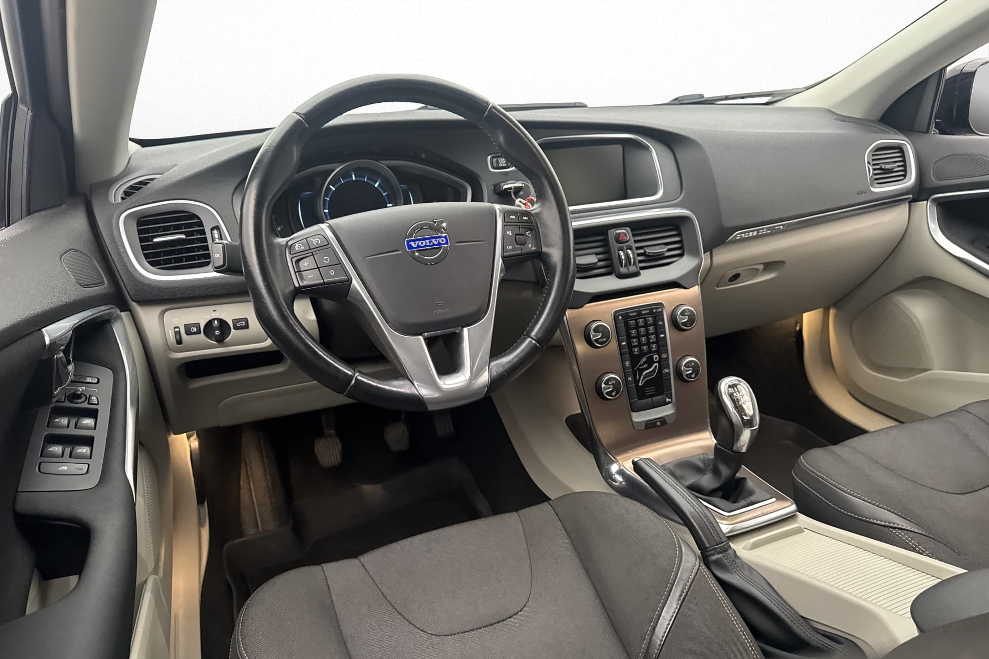 Volvo V40 Cross Country D2 Momentum VOC Värmare Halv-Skinn