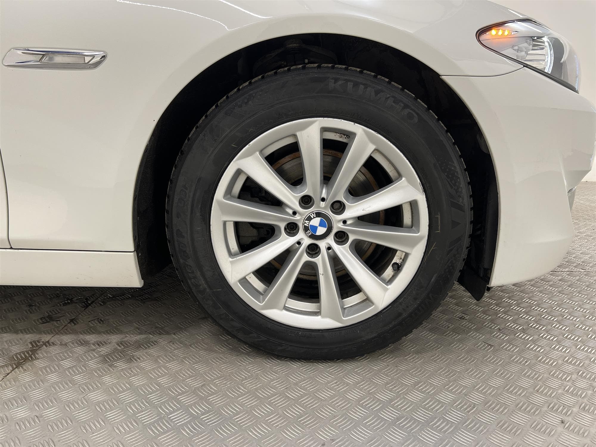 BMW 520d 184hk Touring  Värmare Nyservad PDC 0.45l/mil